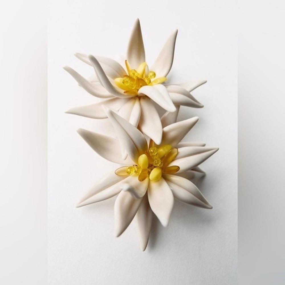 Zara Beaded White and Yellow Flower Earrings. NWT